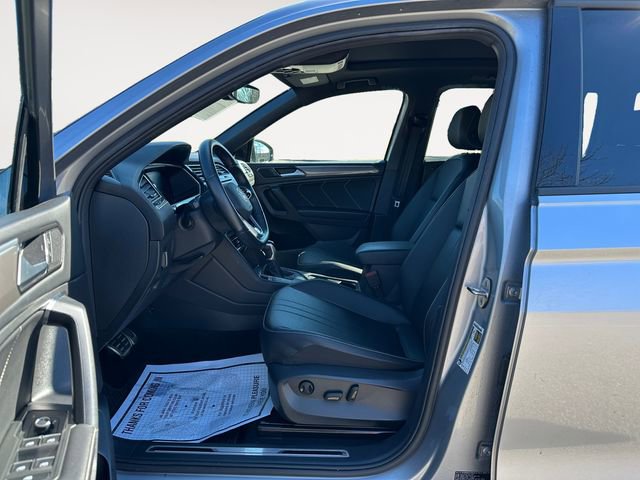 Used 2023 Volkswagen Tiguan SE R-Line image 9