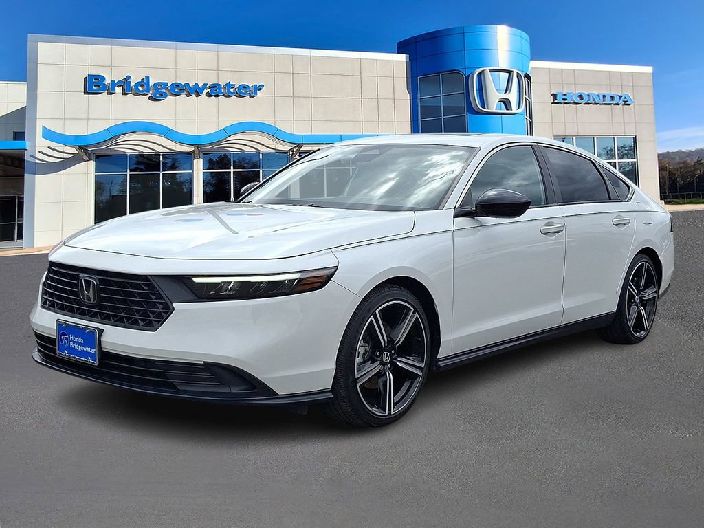Used 2023 Honda Accord Sport image 3