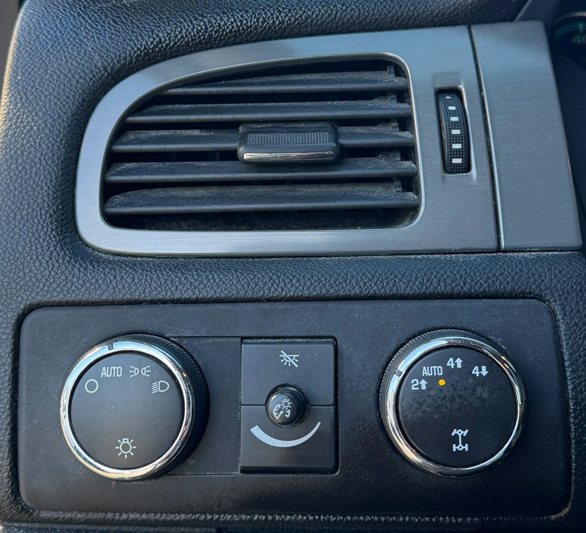 Used 2008 Chevrolet Avalanche LS image 16