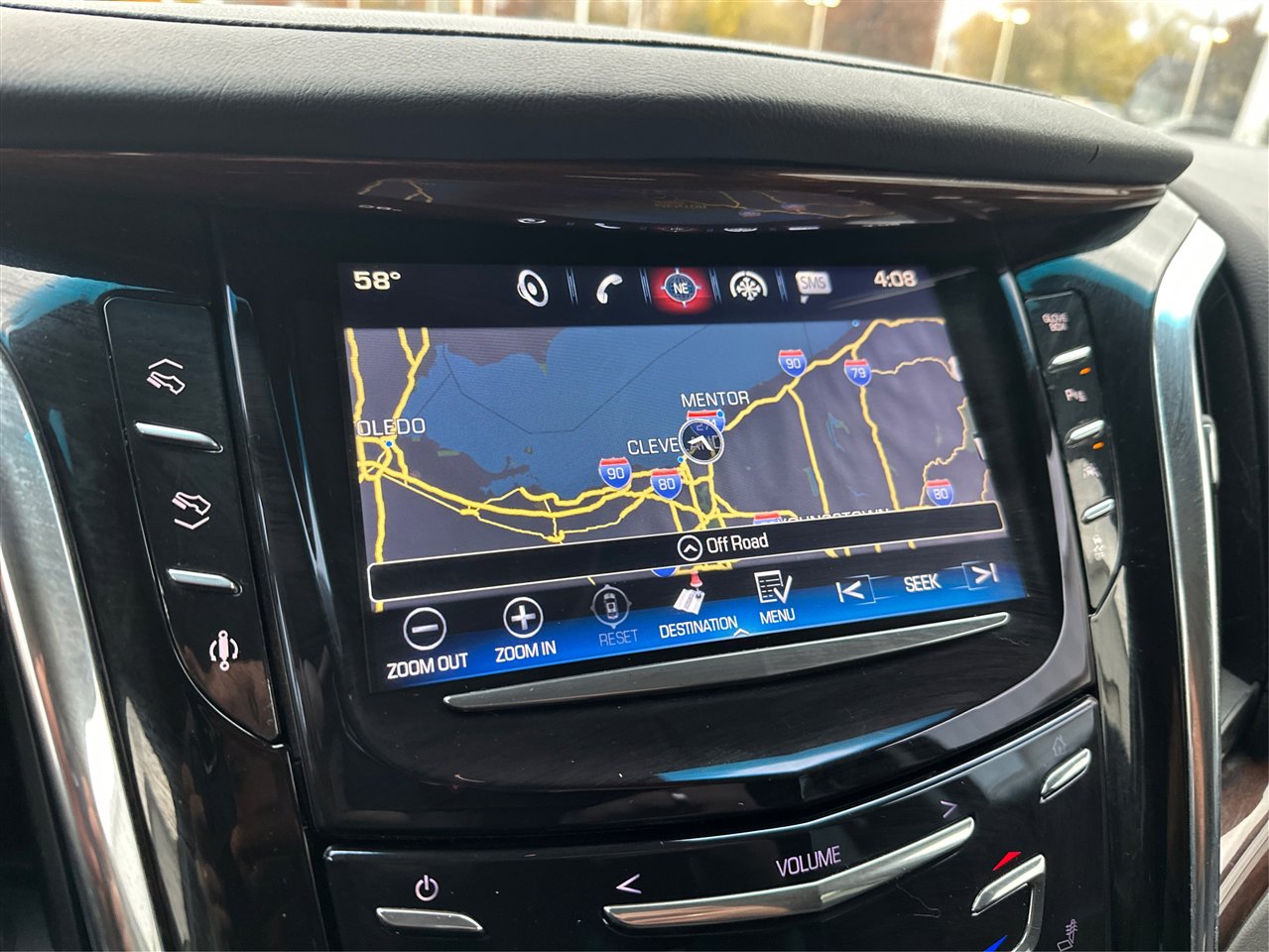 Used 2016 Cadillac Escalade ESV Luxury image 33