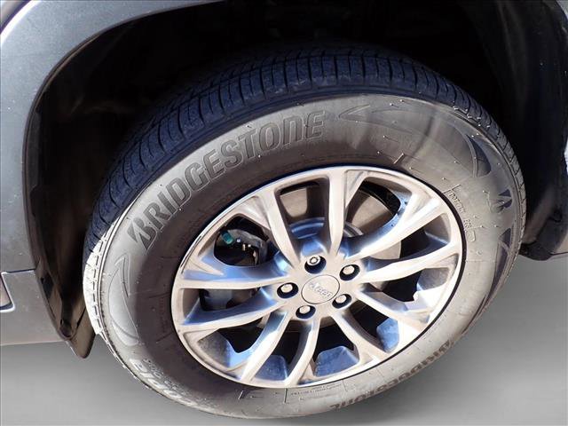 Used 2019 Jeep Cherokee Latitude Plus w/ Cold Weather Group image 6