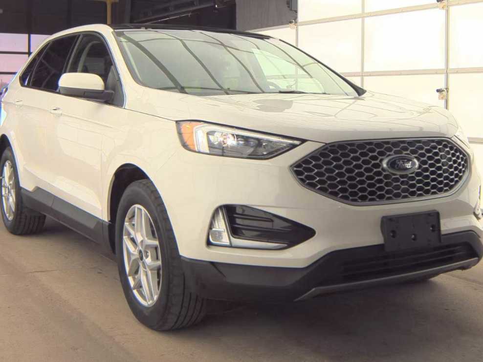 Used 2024 Ford Edge SEL w/ Convenience Package image 3
