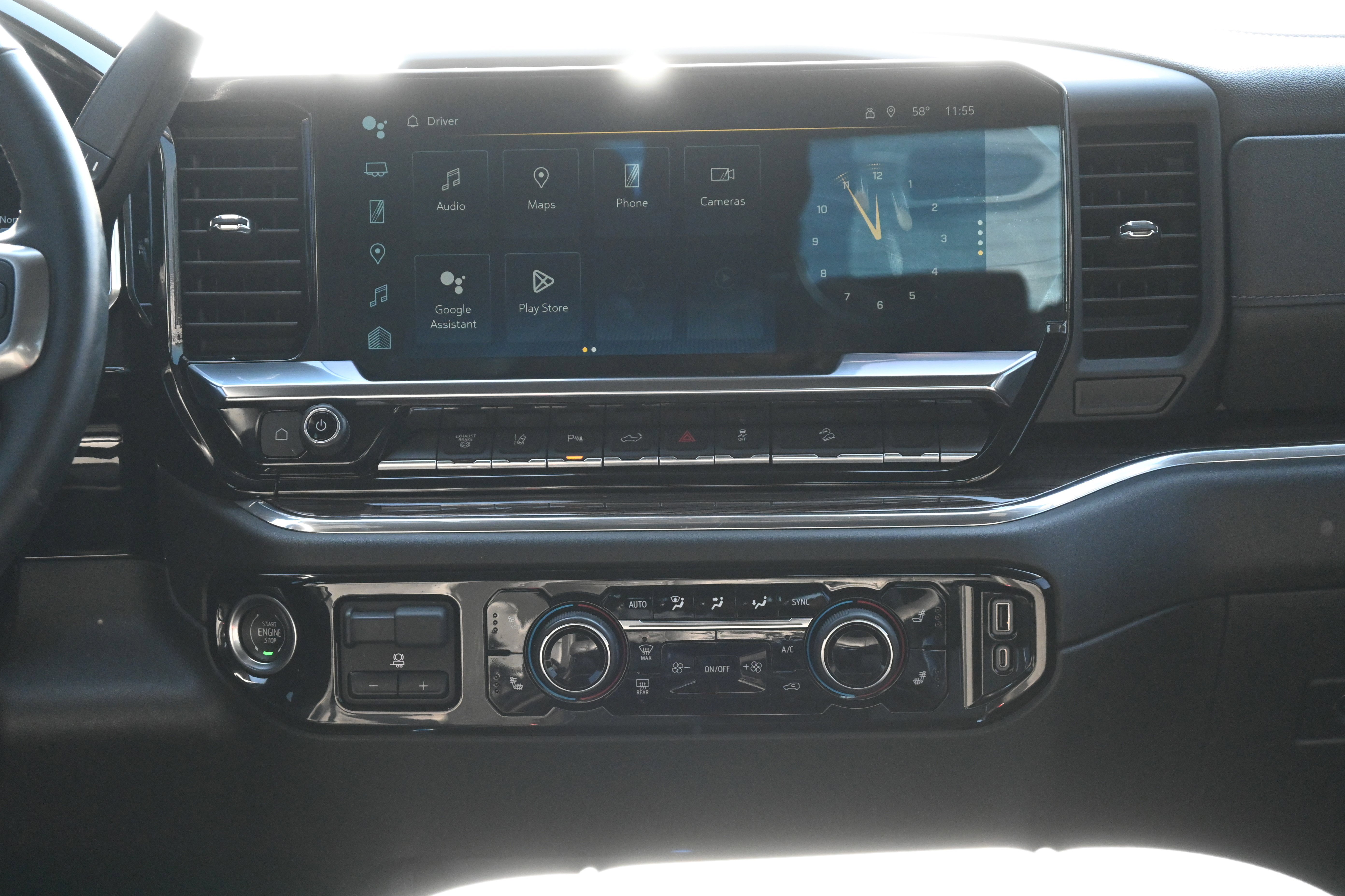 Used 2024 Chevrolet Silverado 2500 LT w/ Midnight Edition image 31