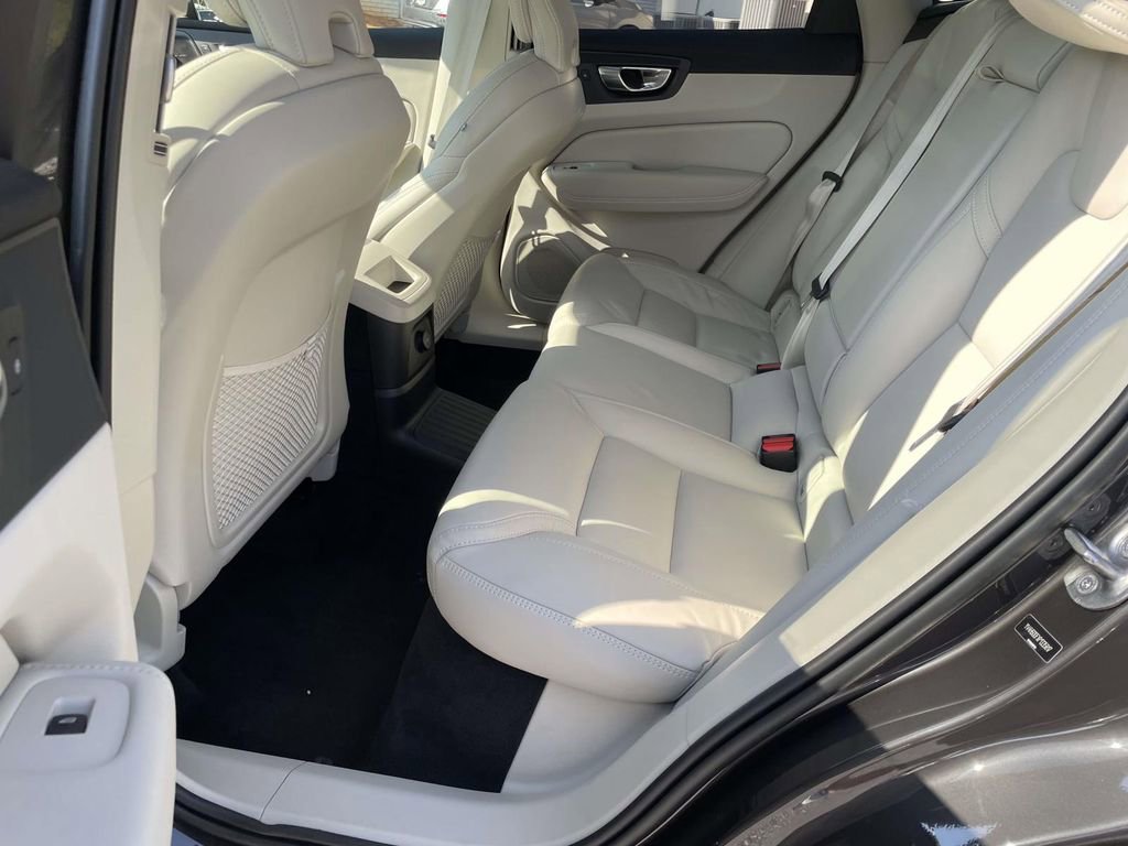 Used 2023 Volvo XC60 T8 Ultimate w/ Protection Package Premier image 14