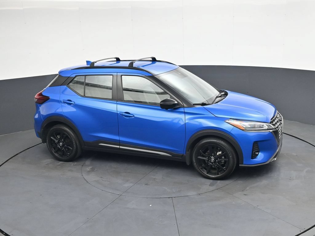 Used 2023 Nissan Kicks SR w/ SR Premium Package FWD image 30
