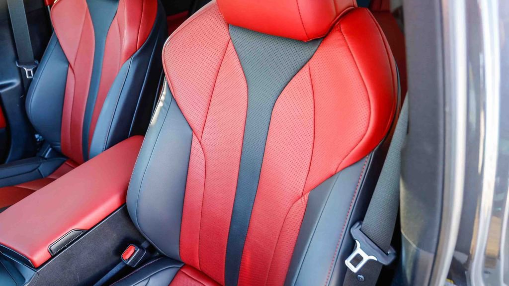 Used 2024 Lexus ES 300h F Sport w/ Accessory Package (Z2) image 30