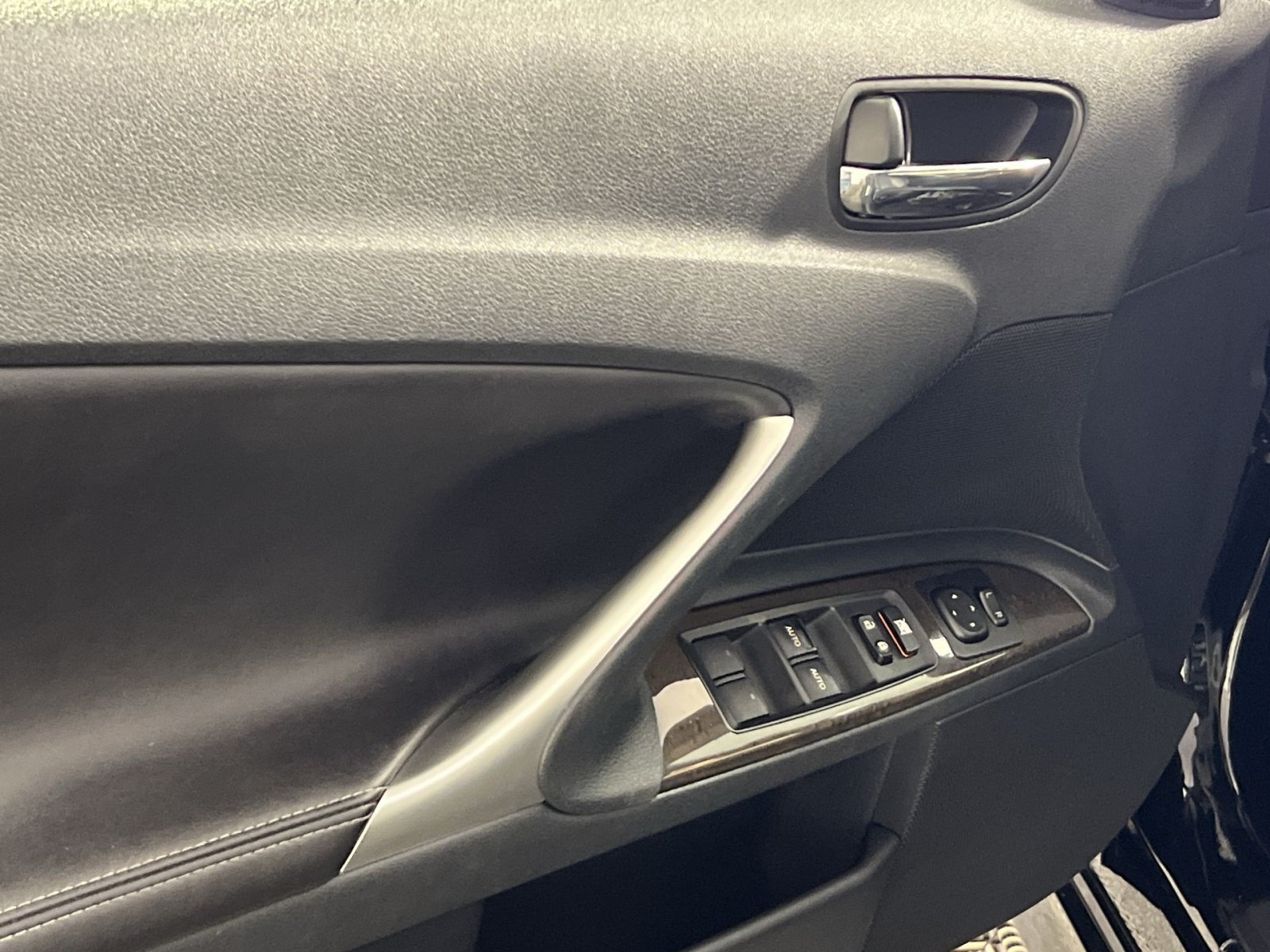 Used 2014 Lexus IS 250C w/ Navigation System Package RWD image 15