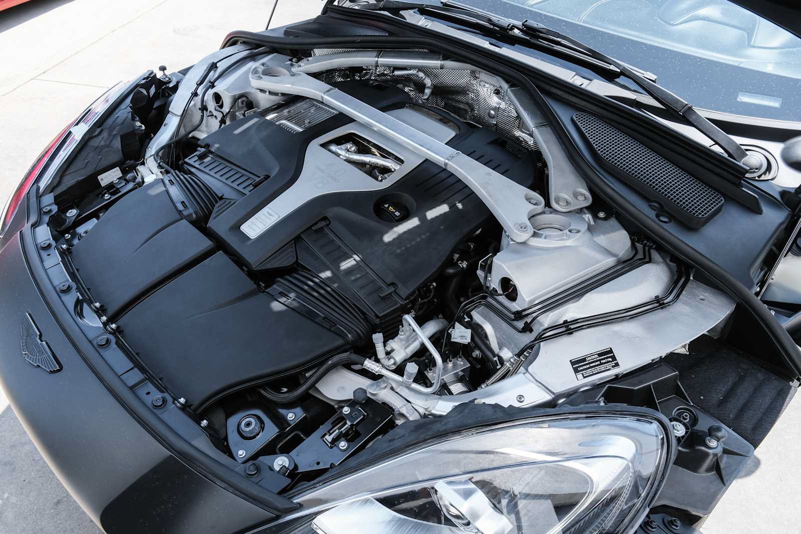 Used 2023 Aston Martin DBX AWD/4WD image 55