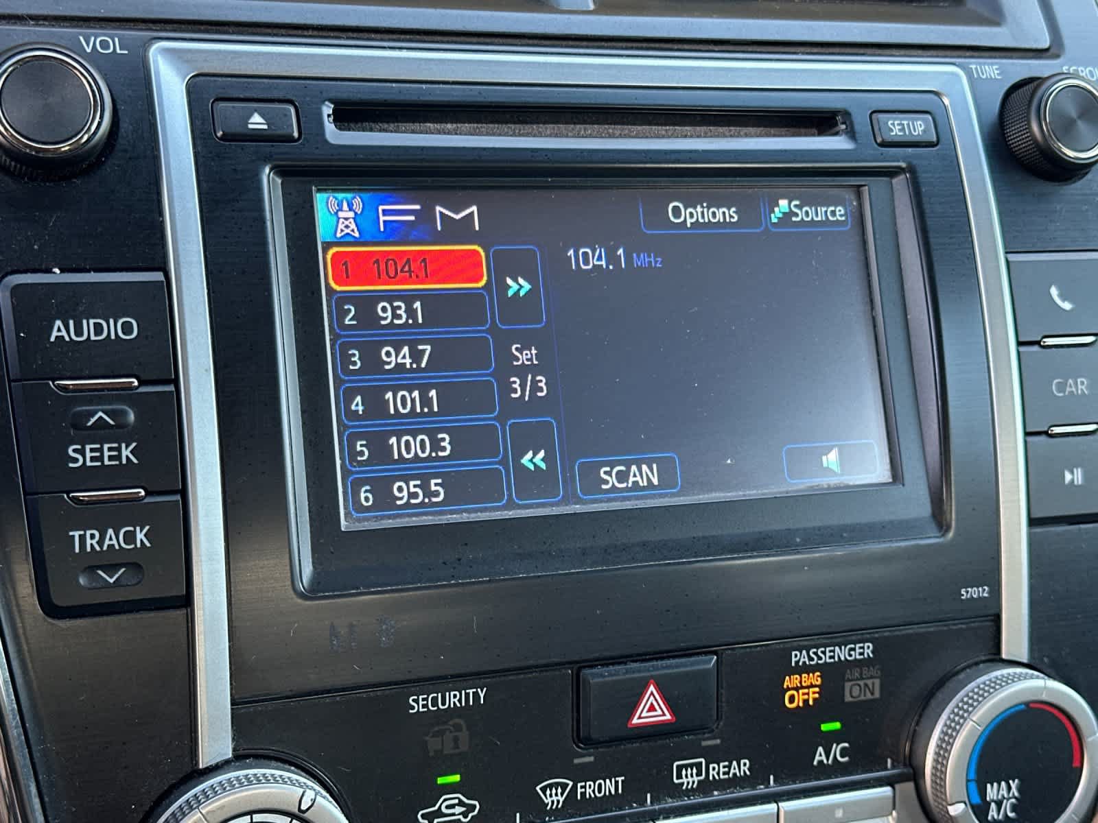 Used 2012 Toyota Camry LE FWD image 18