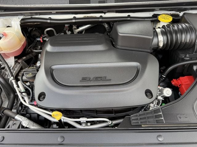 Used 2022 Chrysler Pacifica Touring-L image 33