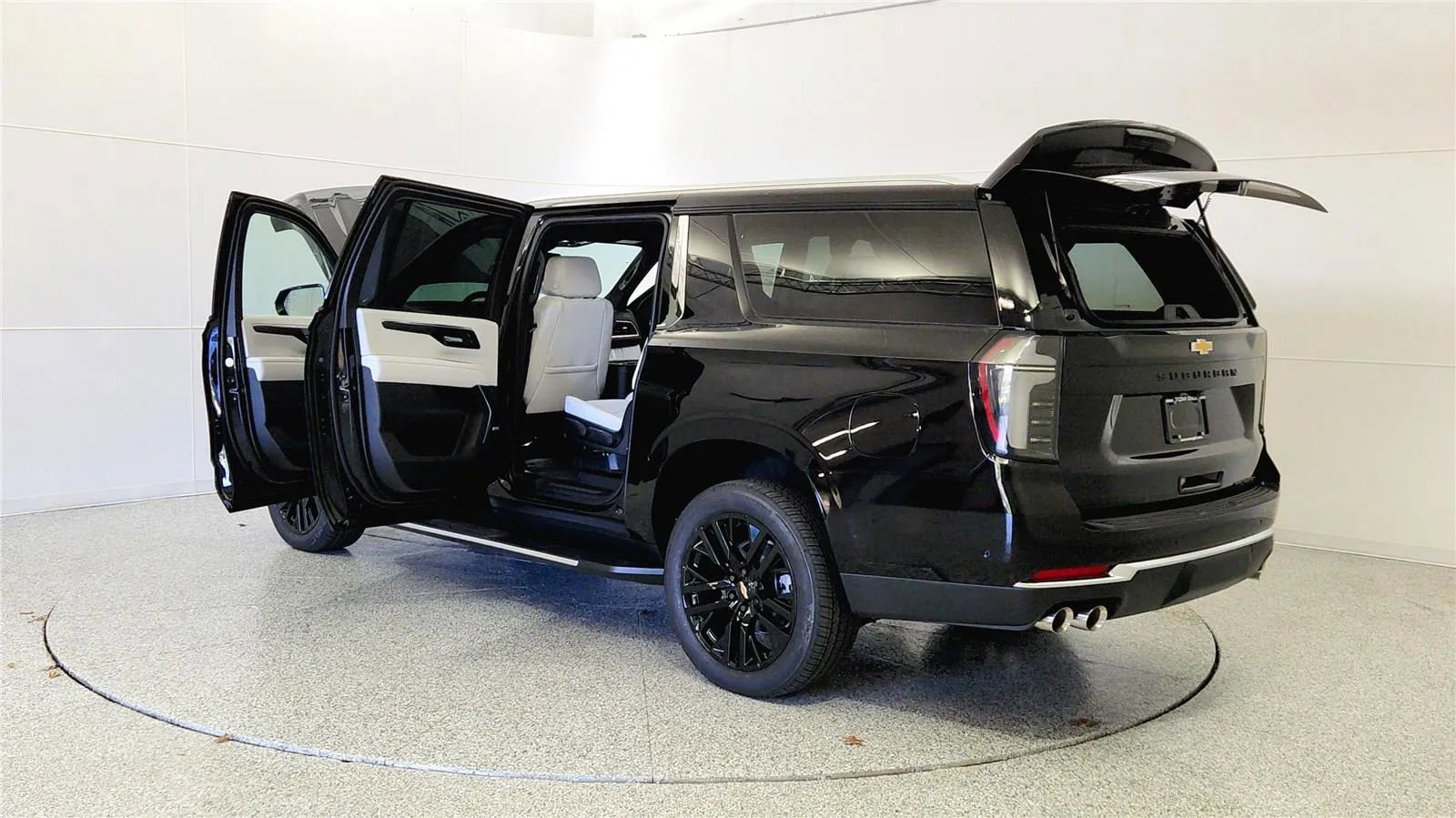 New 2026 Chevrolet Suburban Premier image 11