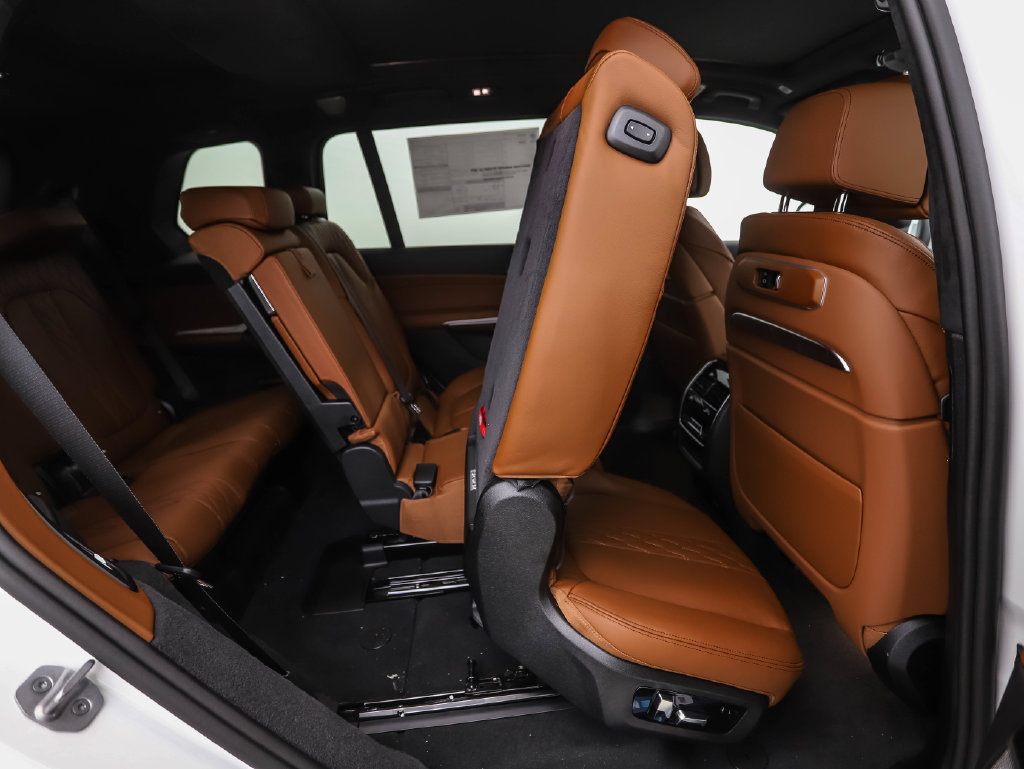 New 2027 BMW X7 M60i AWD/4WD image 35
