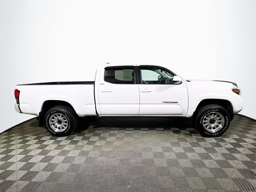 Certified 2022 Toyota Tacoma SR5 AWD/4WD image 8