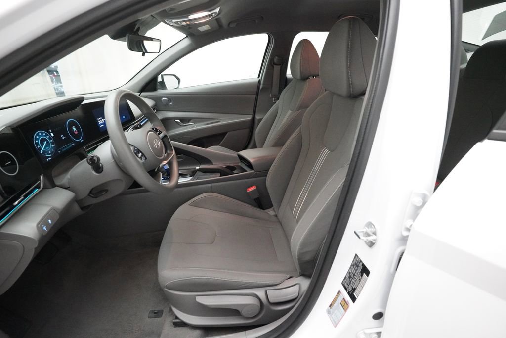 Used 2024 Hyundai Elantra SEL FWD image 7