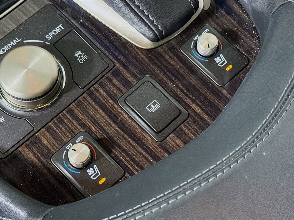 Used 2014 Lexus LS 460 AWD w/ Comfort Package image 21