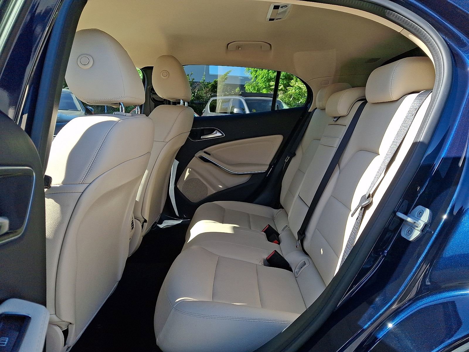 Used 2018 Mercedes-Benz GLA 250 4MATIC image 9