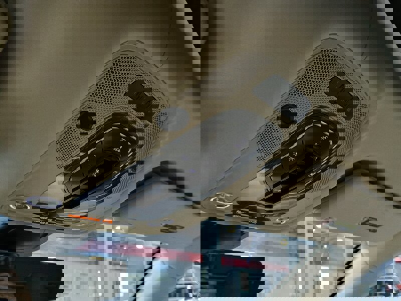 Used 2017 Bentley Bentayga image 23