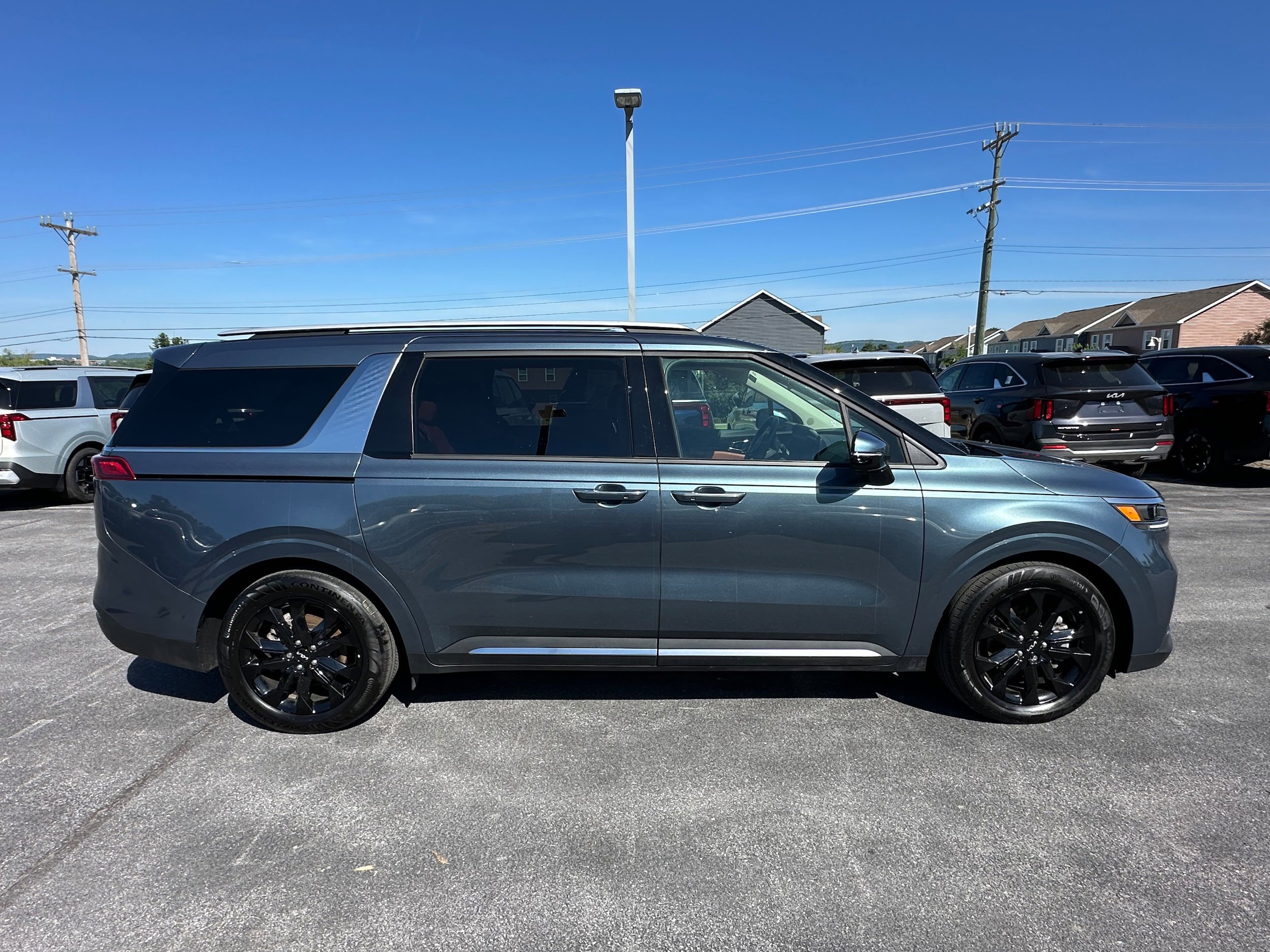 Used 2024 Kia Carnival SX FWD image 4
