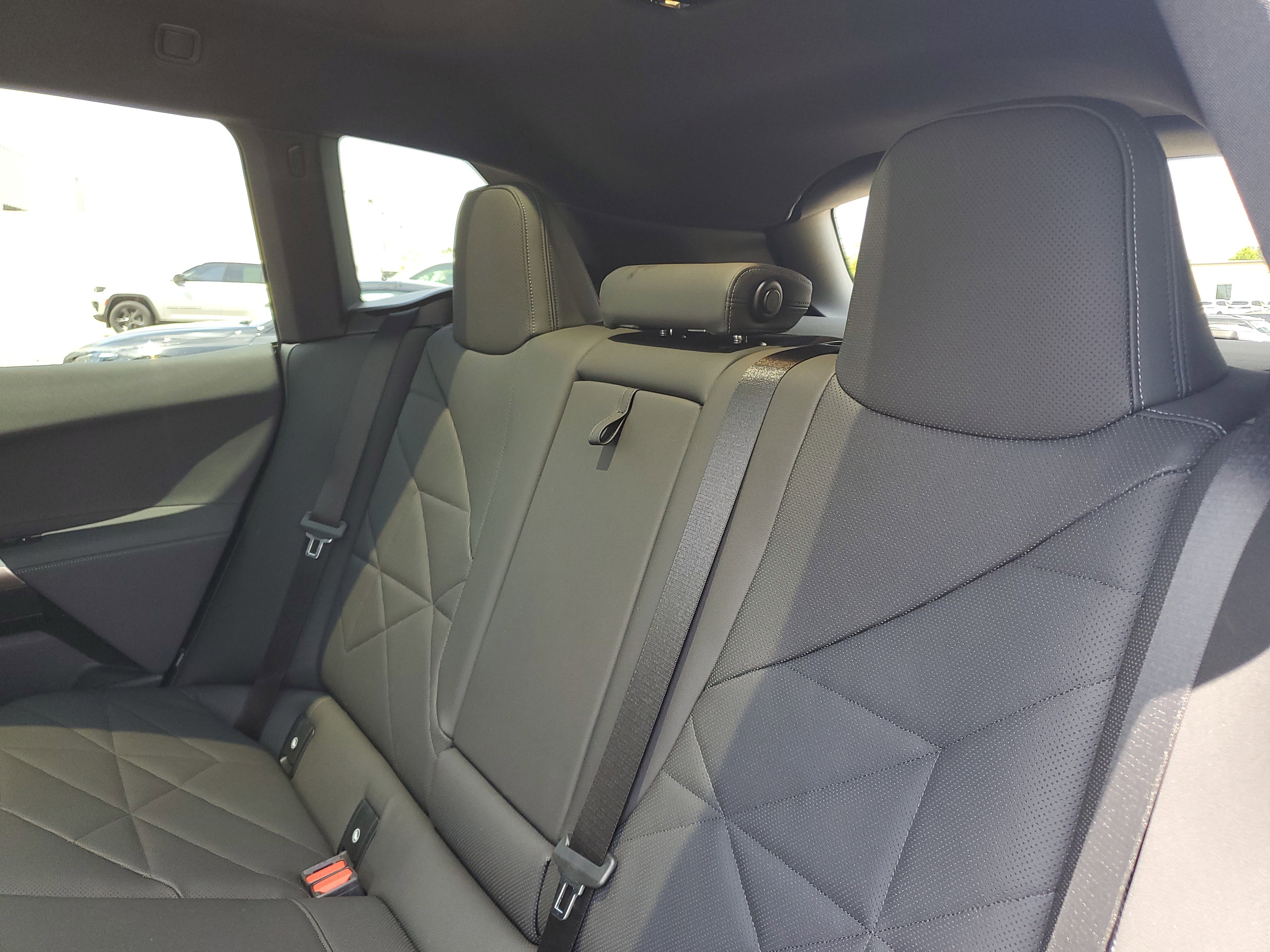 Certified 2024 BMW iX xDrive50 w/ Premium Package AWD/4WD image 21