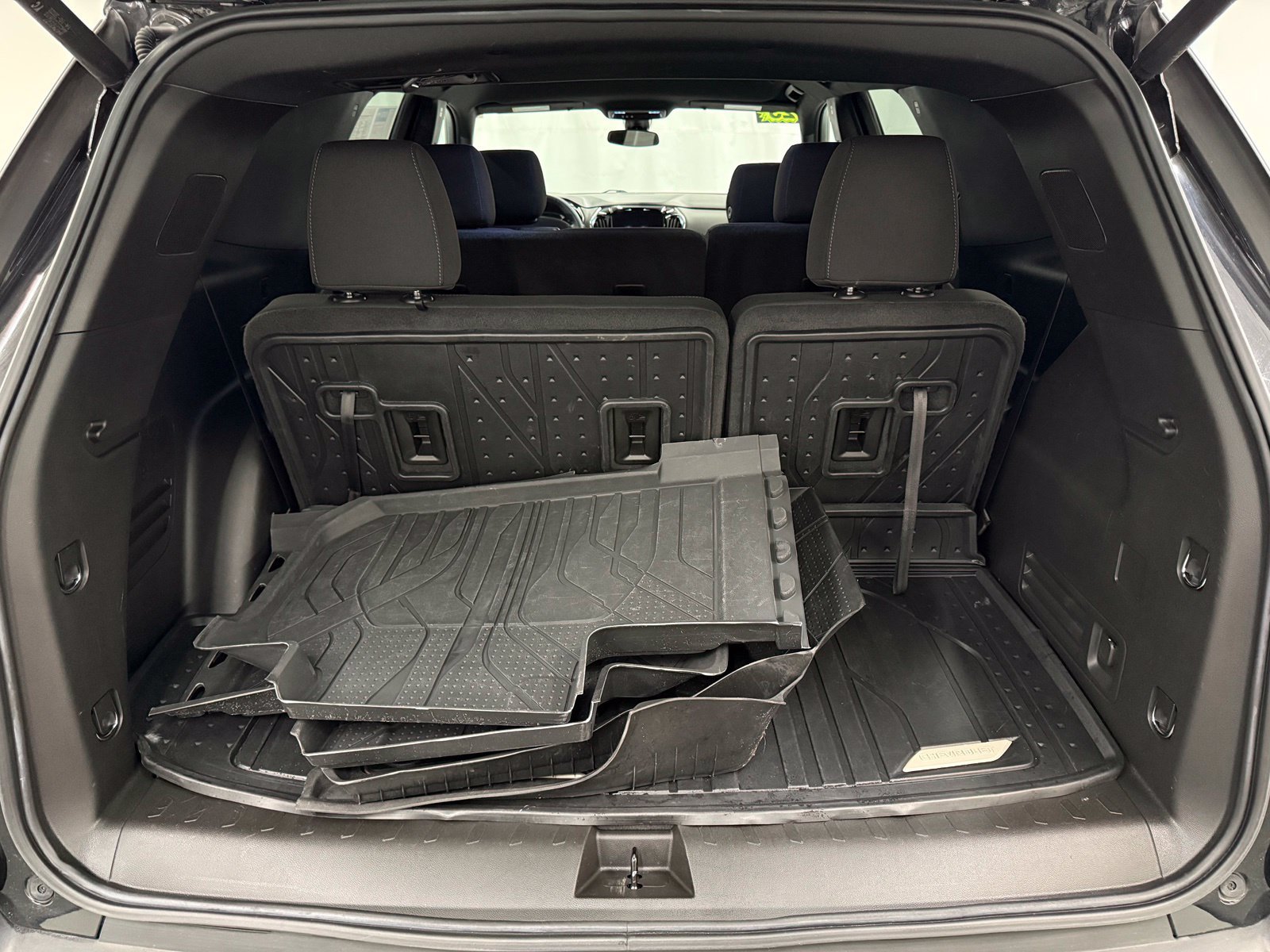 Used 2023 Chevrolet Traverse LT w/ LPO, Floor Liner Package AWD/4WD image 5