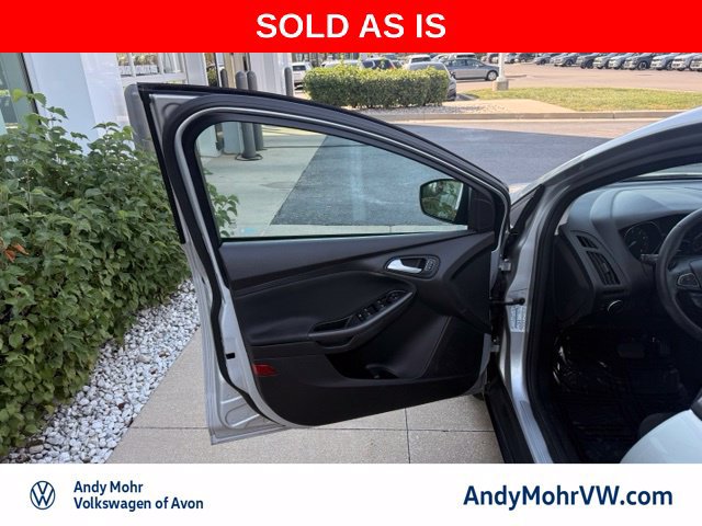 Used 2017 Ford Focus SEL w/ Cold Weather Package FWD image 12