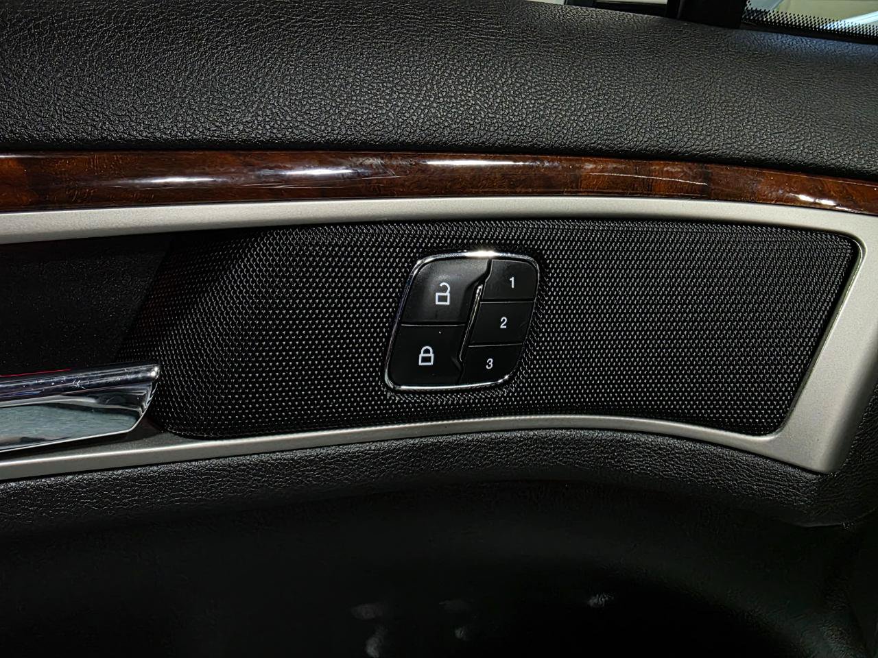 Used 2013 Lincoln MKZ FWD image 18