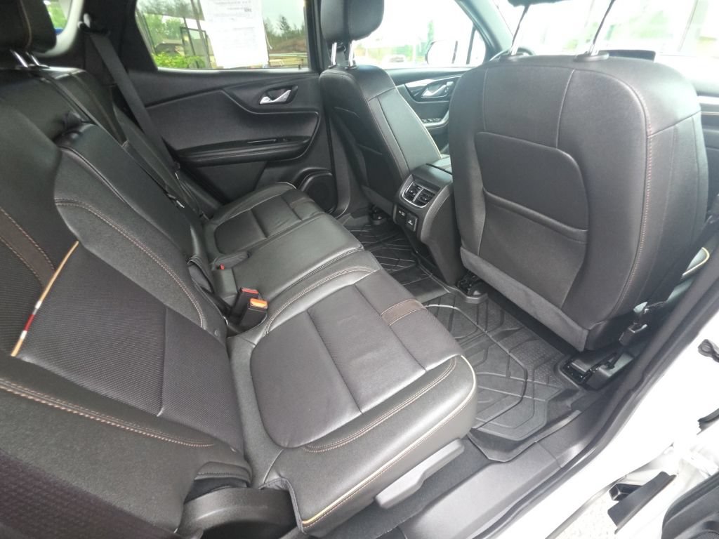 Used 2023 Chevrolet Blazer Premier AWD/4WD image 17