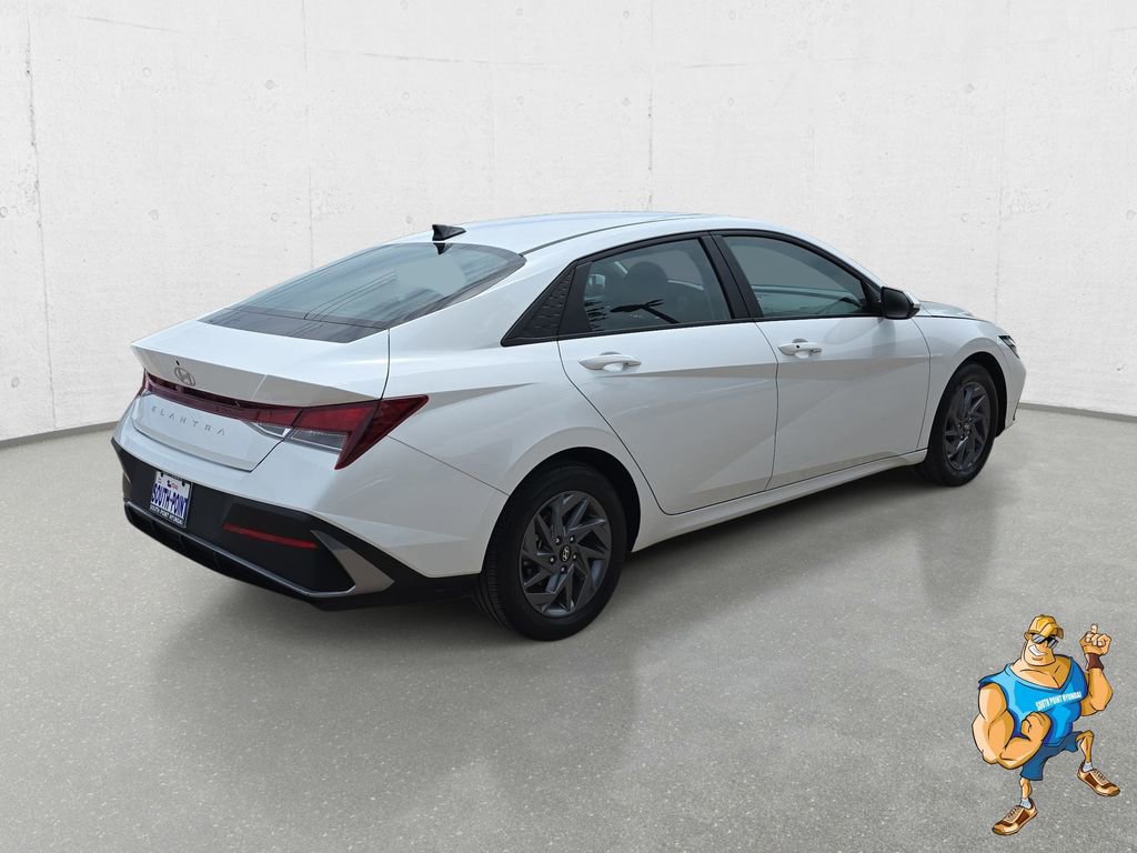 Certified 2024 Hyundai Elantra SEL image 5