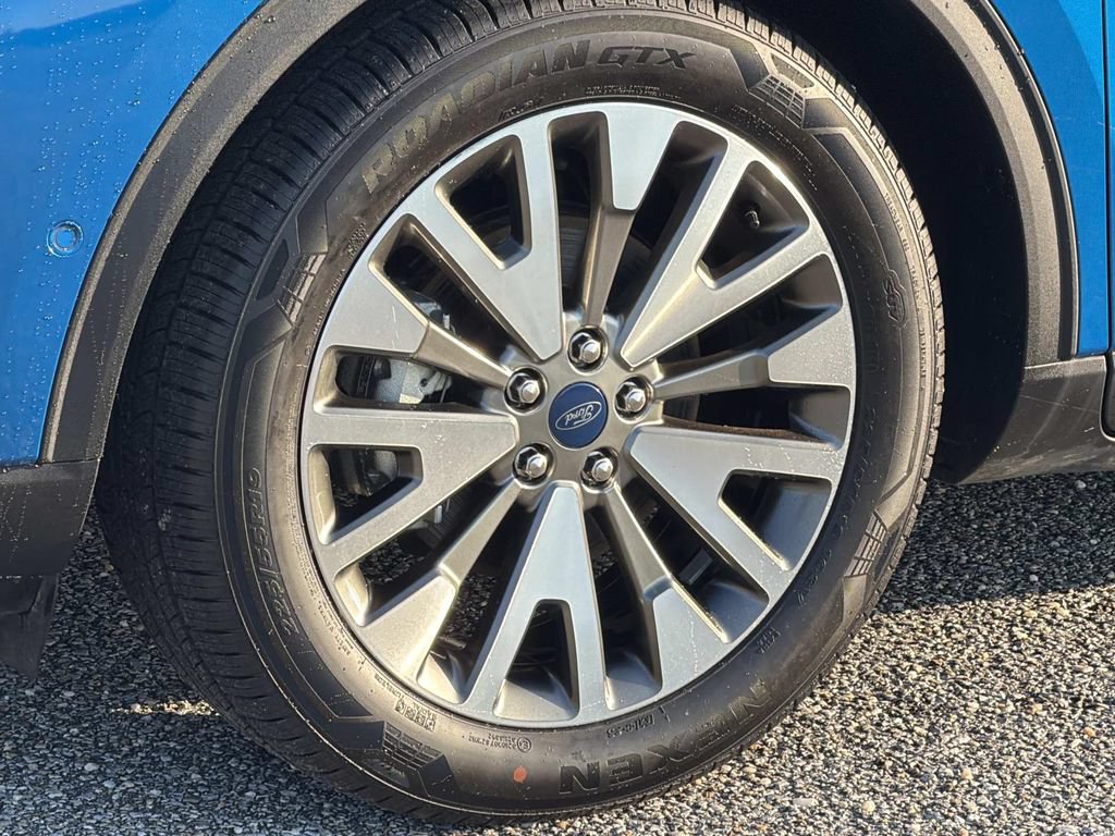 Certified 2020 Ford Escape Titanium FWD image 9
