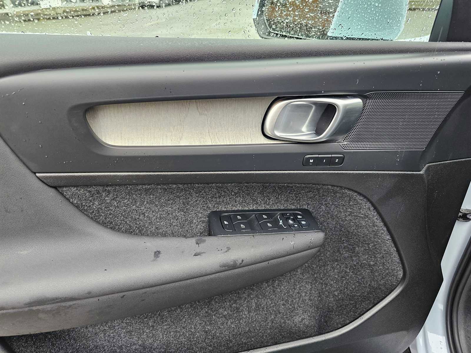 Certified 2025 Volvo XC40 B5 Core w/ Protection Package Premier image 26