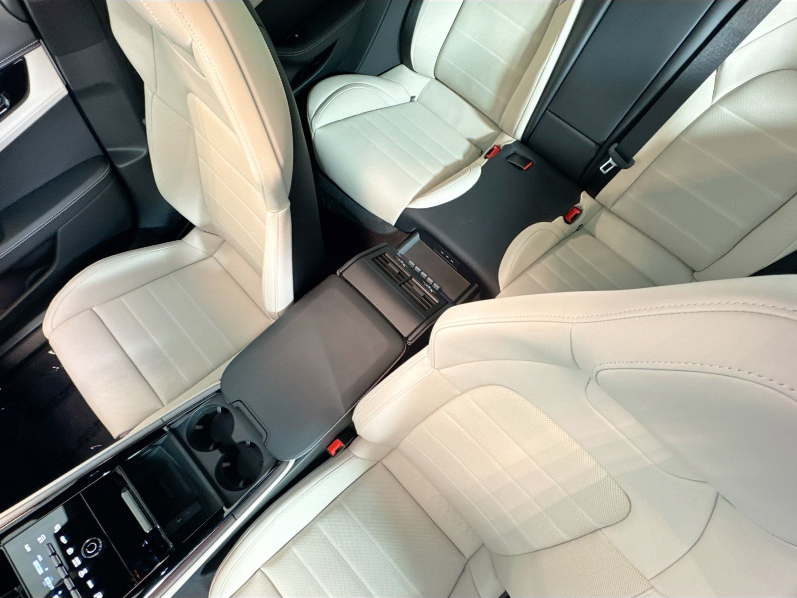 New 2026 Porsche Panamera 4 AWD/4WD image 19