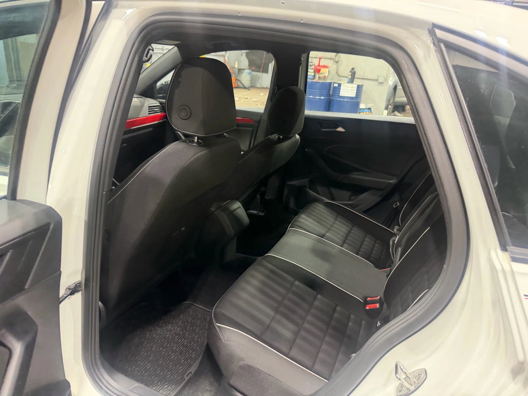 Used 2024 Volkswagen Jetta Sport image 29