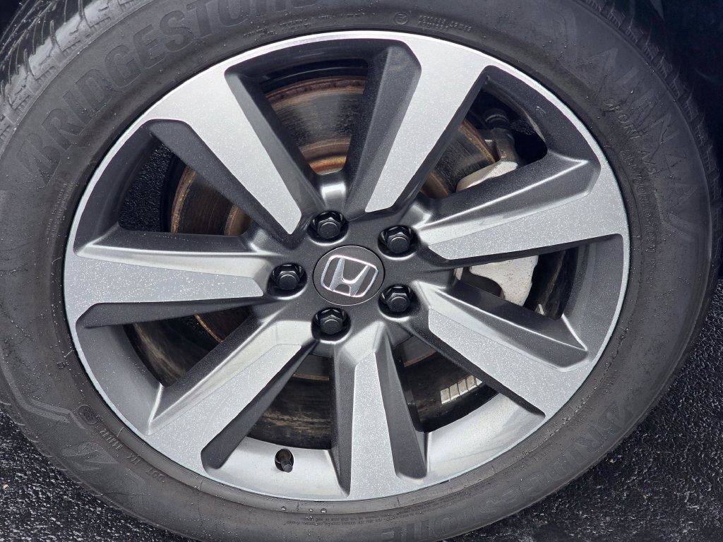 Used 2025 Honda Pilot Touring image 10