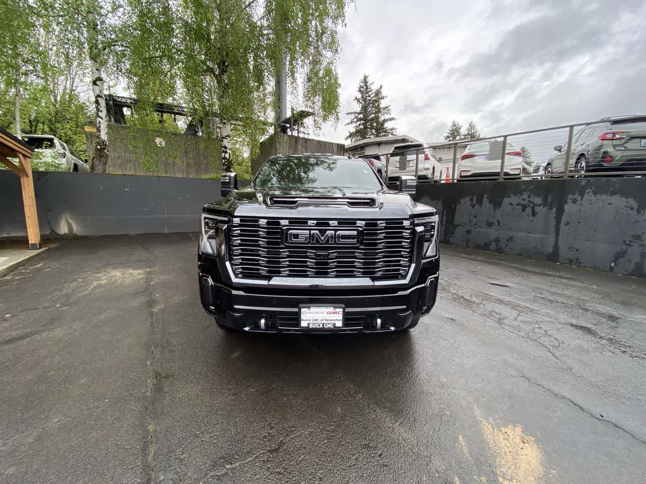Used 2024 GMC Sierra 3500 Denali Ultimate AWD/4WD image 9