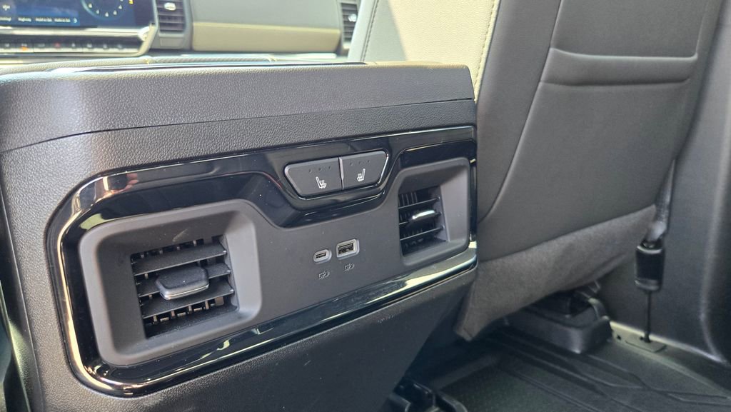 Used 2024 Chevrolet Silverado 2500 ZR2 w/ Technology Package image 29