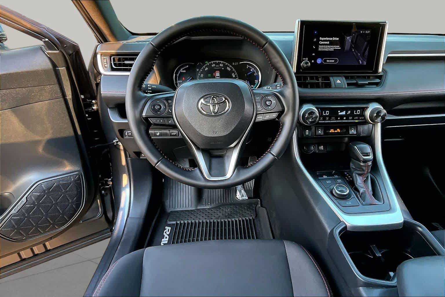Used 2025 Toyota RAV4 SE w/ Weather & Moonroof Package AWD/4WD image 5
