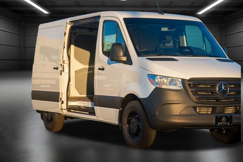 Used 2025 Mercedes-Benz Sprinter 2500 image 8