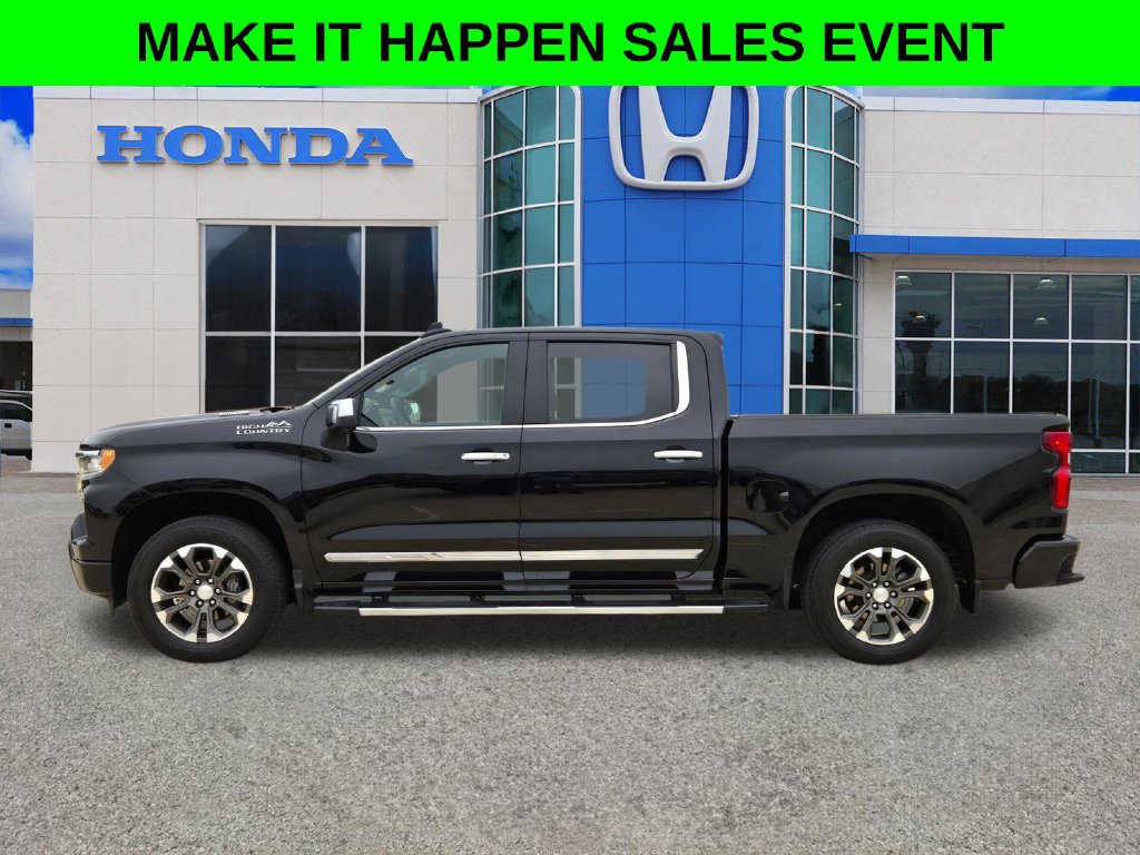 Used 2023 Chevrolet Silverado 1500 High Country w/ Technology Package AWD/4WD image 6