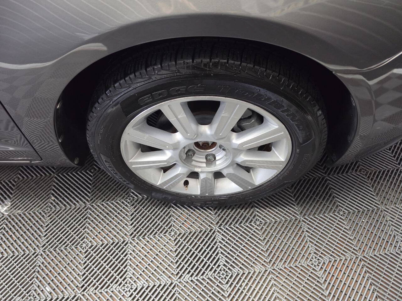 Used 2010 Lincoln MKZ FWD image 26