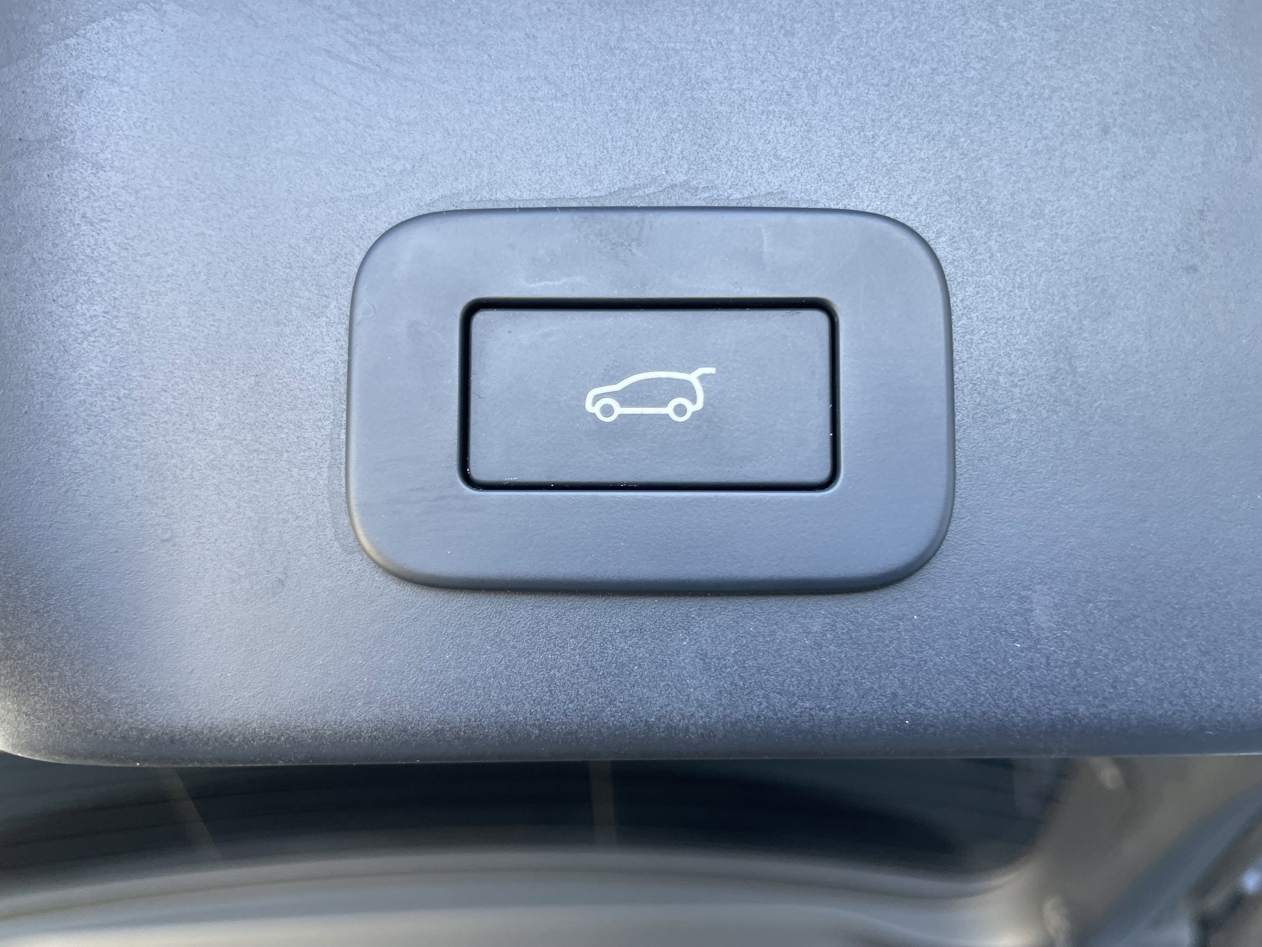 Used 2024 Land Rover Range Rover Evoque Dynamic SE image 37