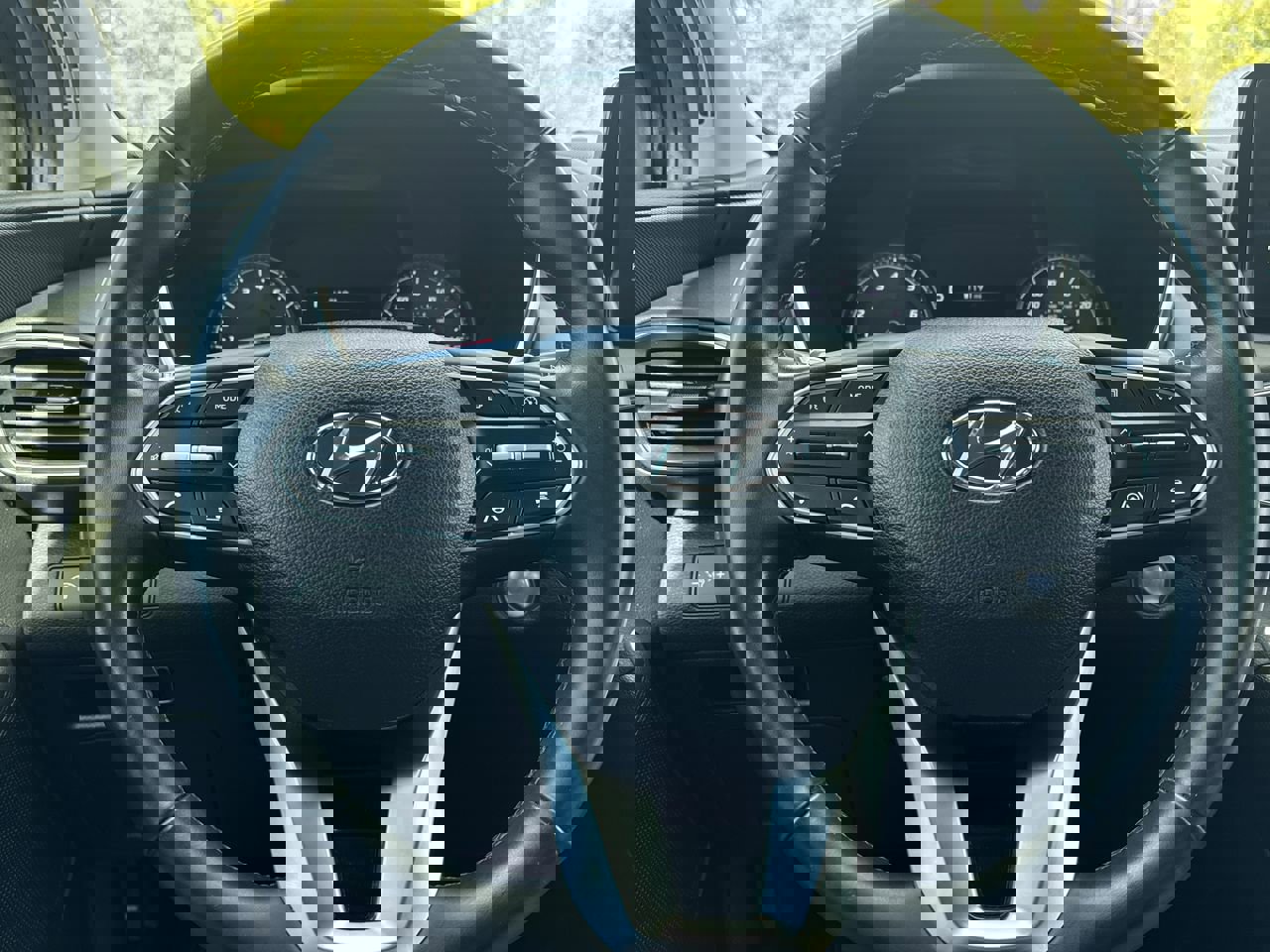 Used 2023 Hyundai Santa Fe SEL image 15