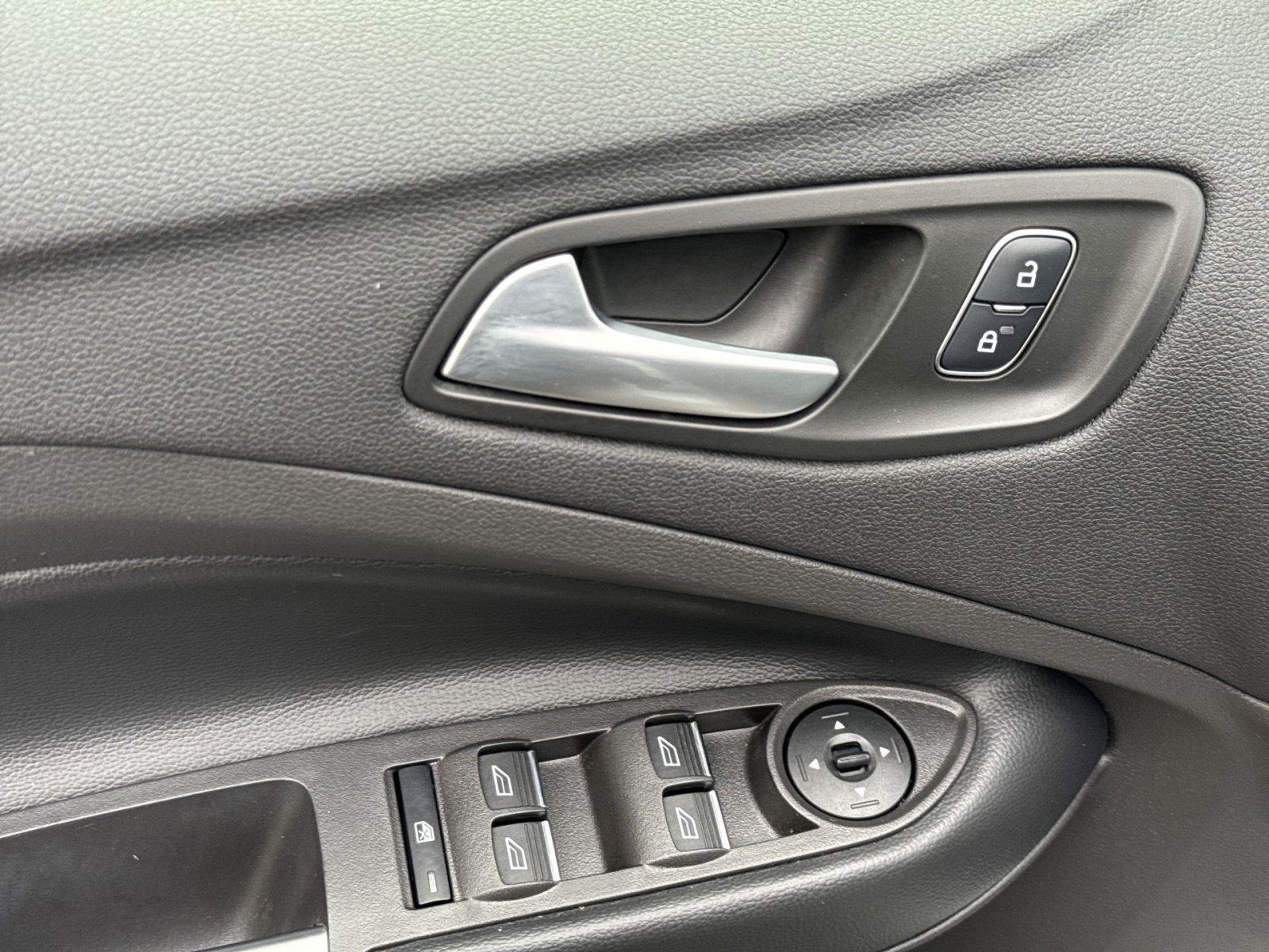 Used 2019 Ford Escape SE AWD/4WD image 16