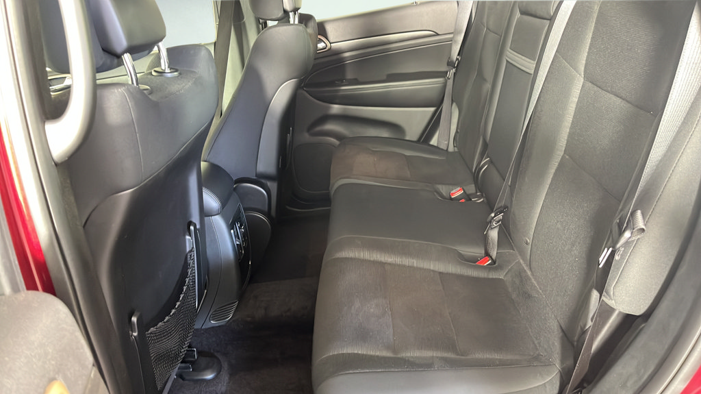 Used 2017 Jeep Grand Cherokee Laredo AWD/4WD image 18