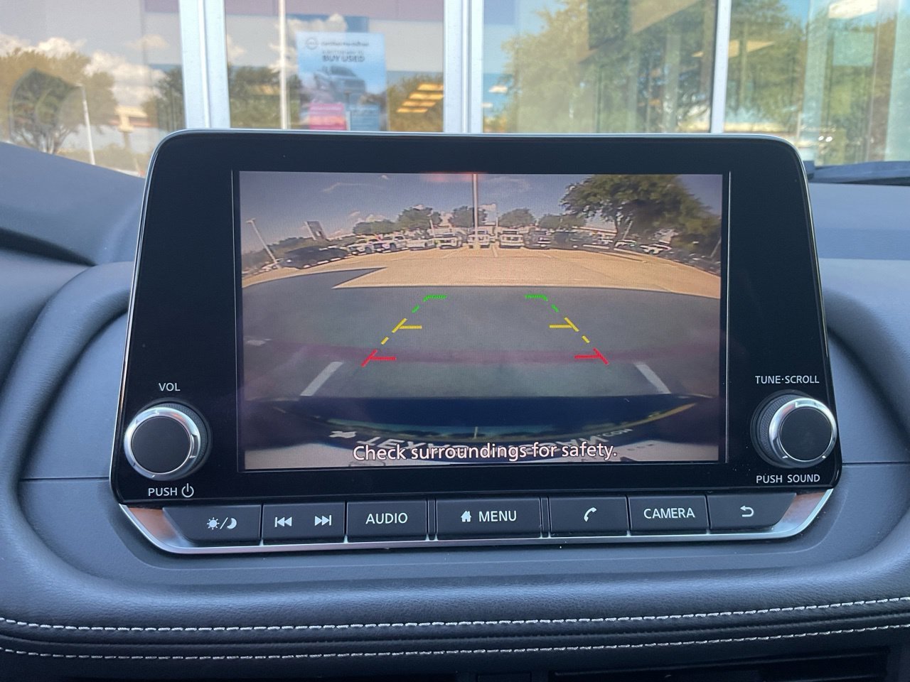 Used 2025 Nissan Rogue SV FWD image 30