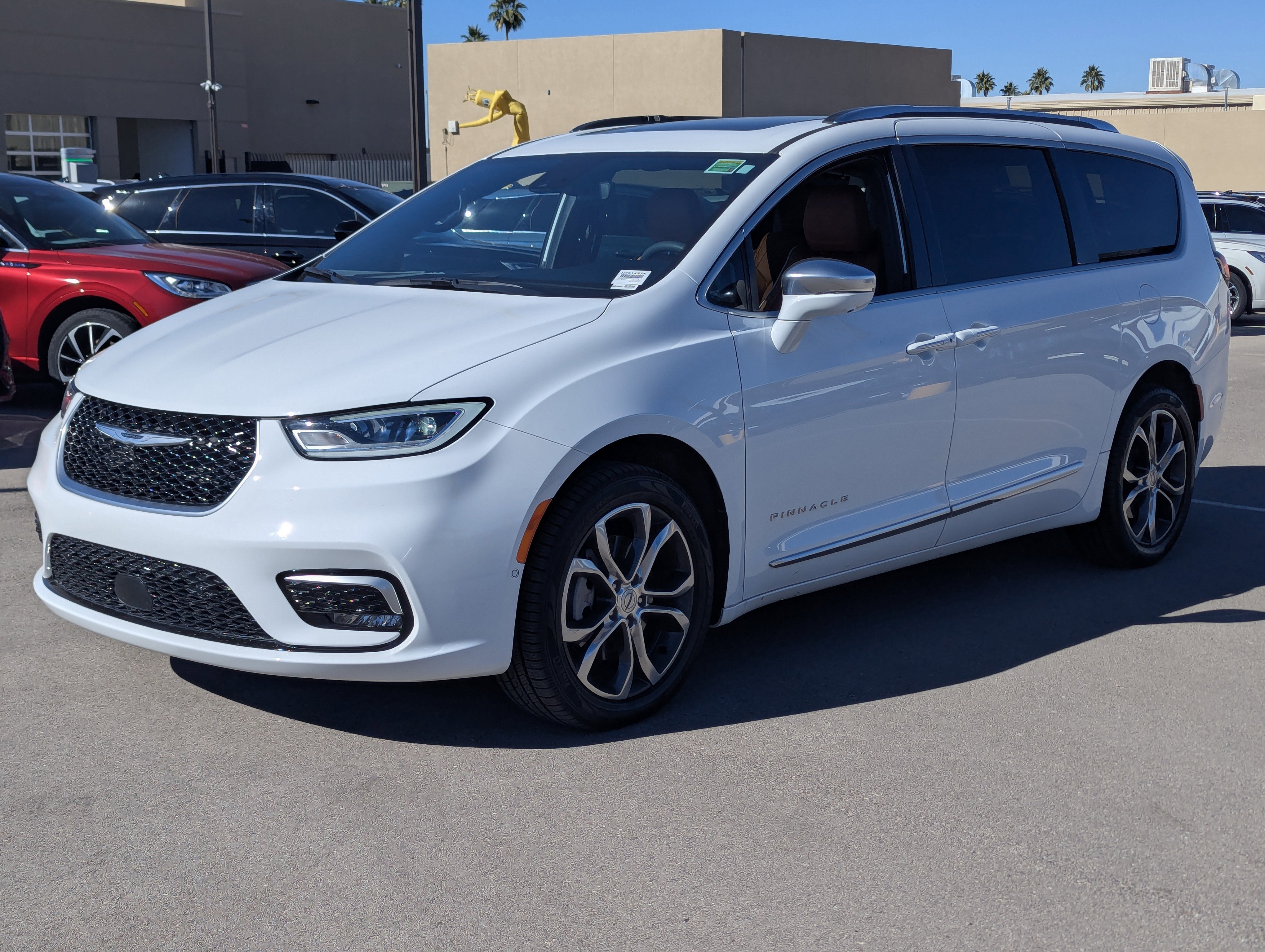 Used 2024 Chrysler Pacifica Pinnacle w/ Trailer Tow Group image 5