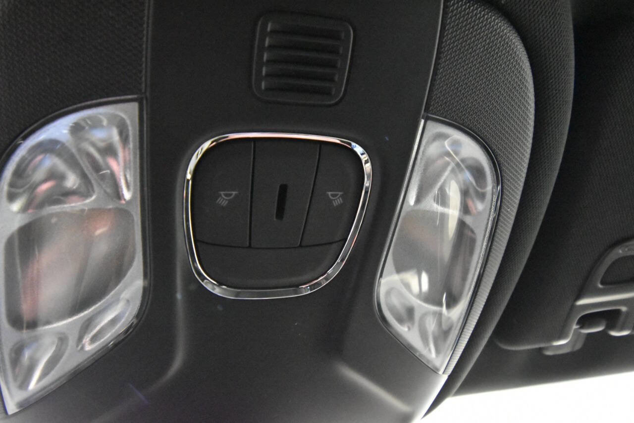 Used 2022 Jeep Compass Limited image 22