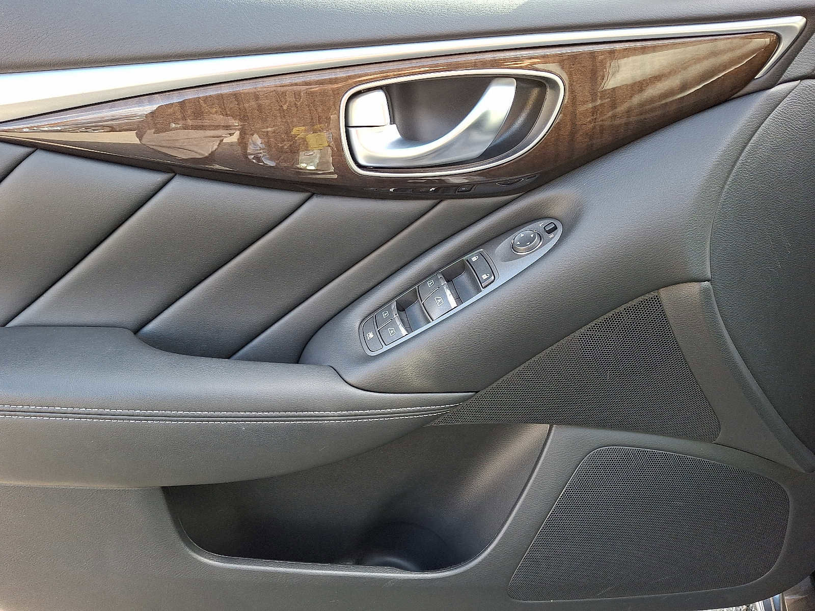 Used 2019 INFINITI Q50 Luxe w/ Essential Package (3.0T Luxe) image 12