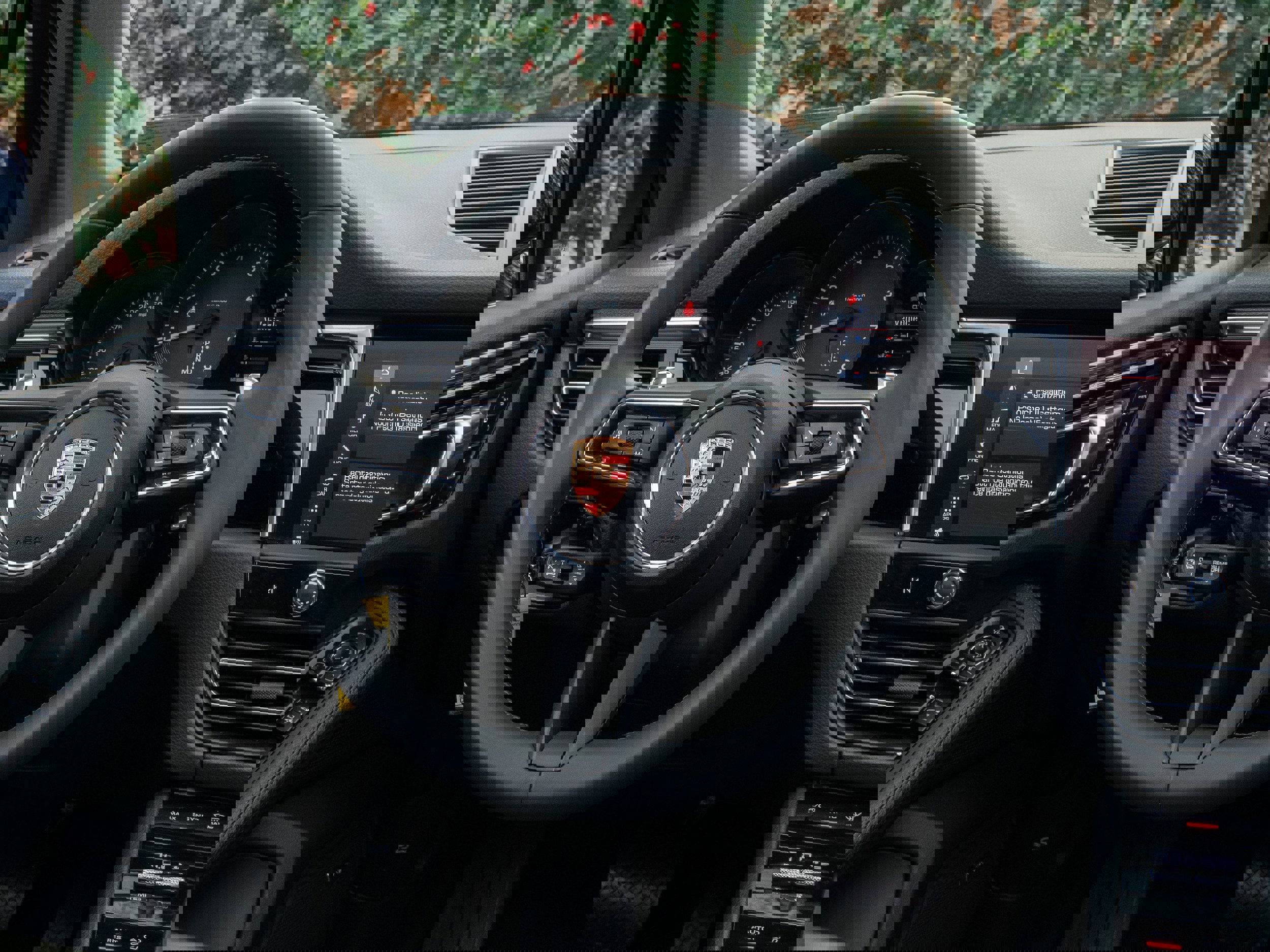 Certified 2025 Porsche Macan image 26