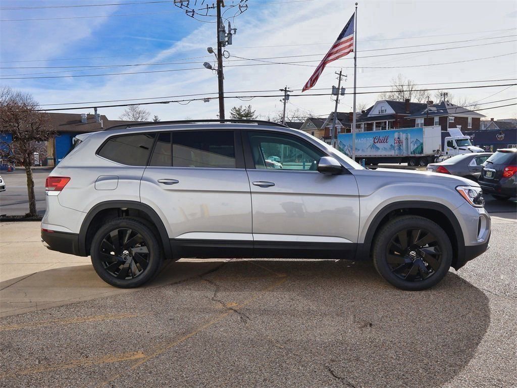 New 2026 Volkswagen Atlas SE image 6