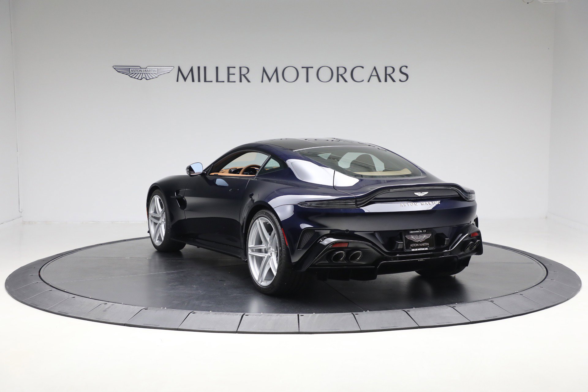 New 2026 Aston Martin V8 Vantage Coupe image 5